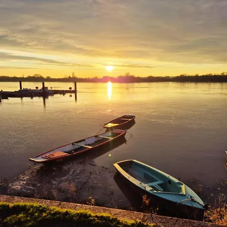 Maison Bord De Loire Nyaraló *